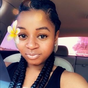 Meet your Posher, Danielle